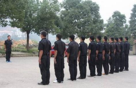 關(guān)于小區(qū)的門口物業(yè)保安的工作職責(zé)，有興趣的可以了解下